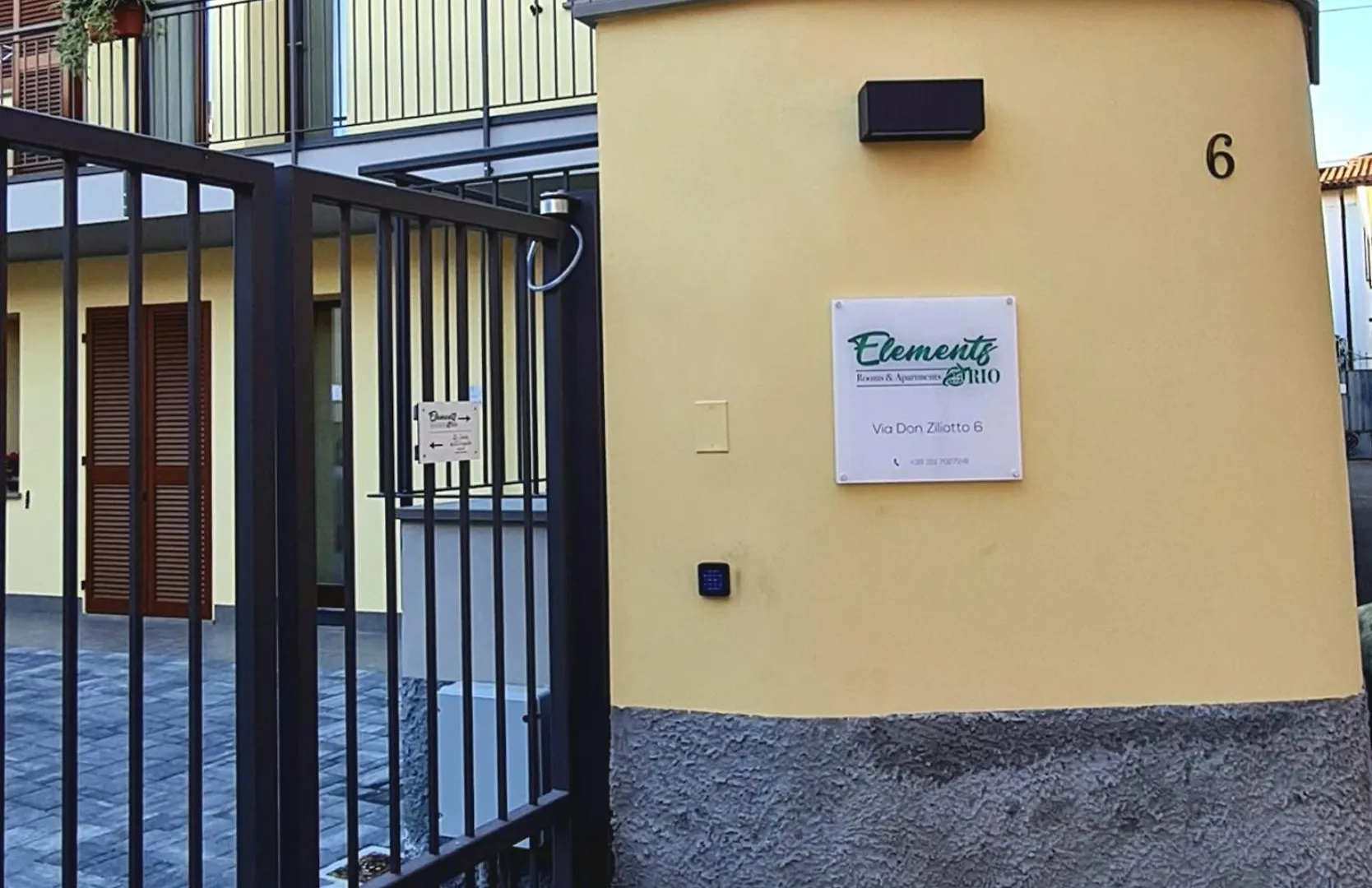 Elements Orio - Rooms & Apartments Orio al Serio 0*,  Italy
